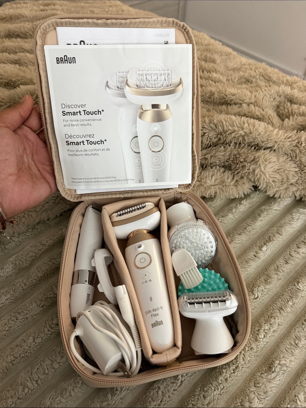 Braun Silk-épil 9 Flex Epilator in White and Gold - Complete Hair Removal Kit
